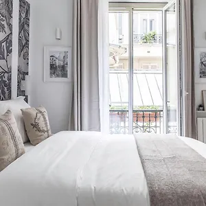  Apartment Montmartre Chagall France